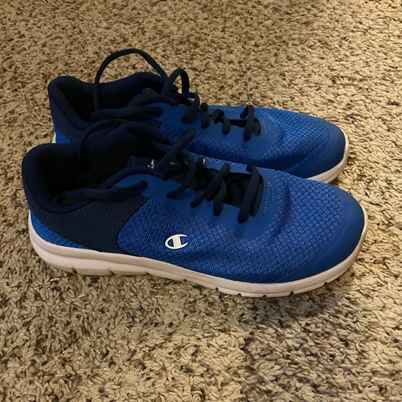 Boys champion shoes - Picture 3 of 6